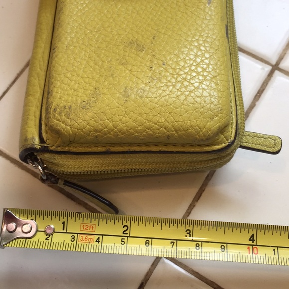 Coach wristlet in used condition - Picture 8 of 8